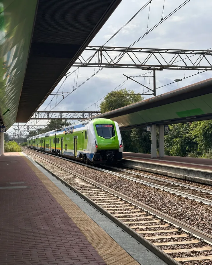 坐火車進米蘭市區