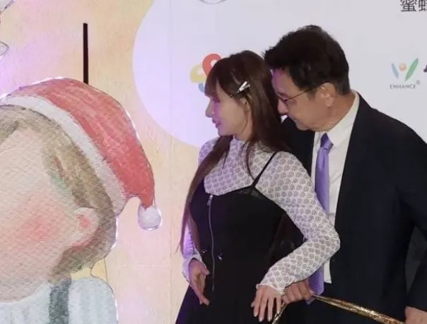 圖左為林襄，圖右為趙少康（圖片來源：人渣文本FB）