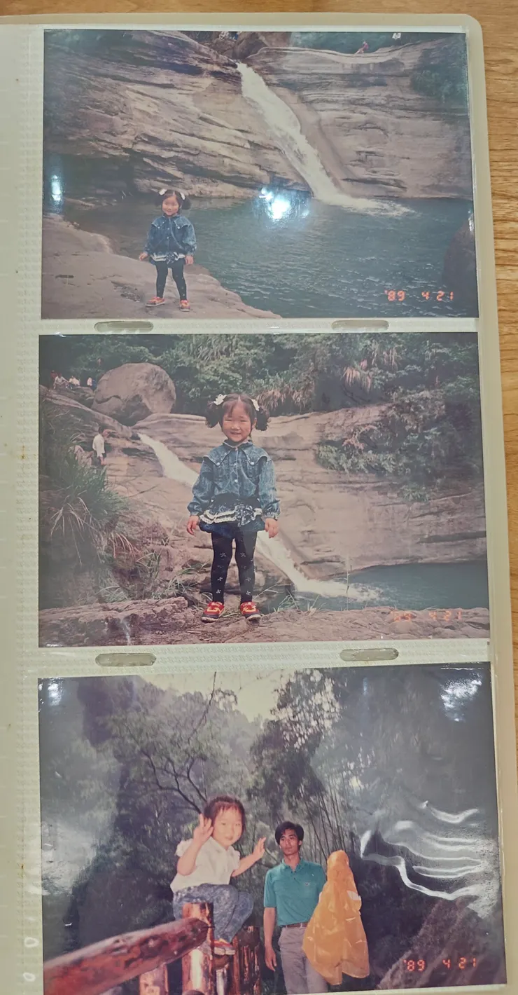 上山下海趴趴走，不過最後一張我的後方是山谷耶！爸～