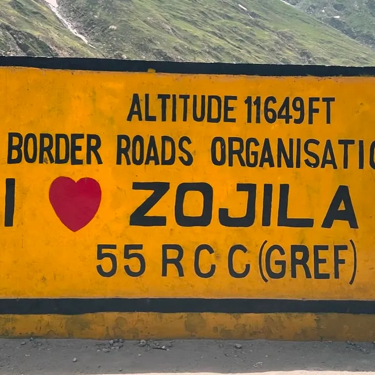 11649英尺(約海拔3551公尺)的 Zojila