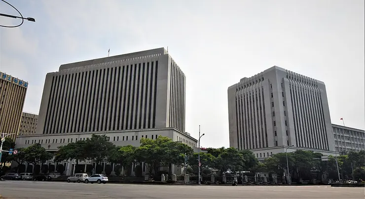林高志 (2018)，中央銀行總行，Wikimedia Commons