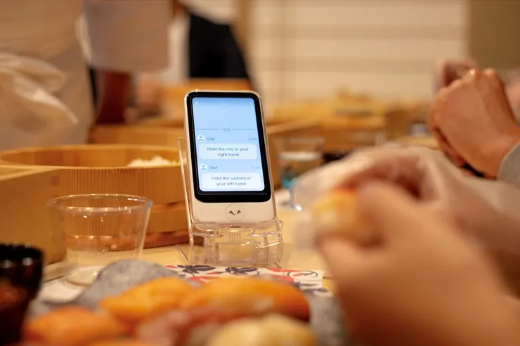 可使用超過70種語言輕鬆交流