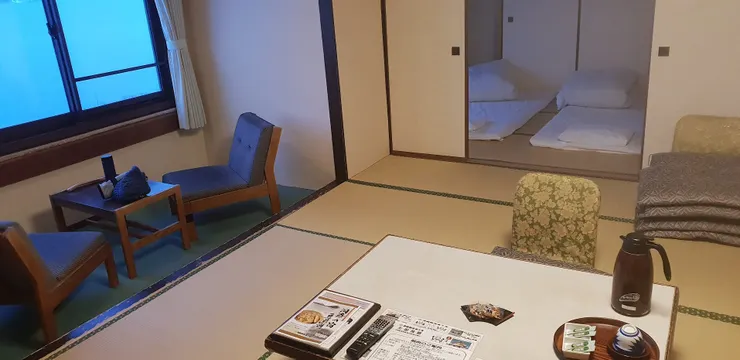 我說的那個可以喝點小酒又可以看雪的房間