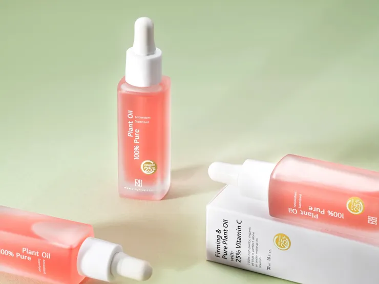 圖說：ERH「25% VC高效抗老精萃油」採用親膚性與穩定度更佳的油溶性維他命C，搭配多重植萃滋養油，是擔心刺激敏感族群的理想選擇。（資料來源：十藝生技）