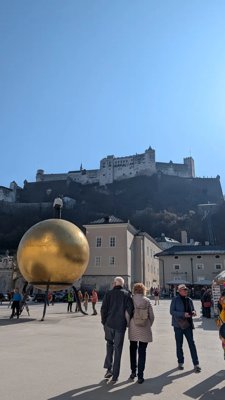 巨大金球 Sphaera