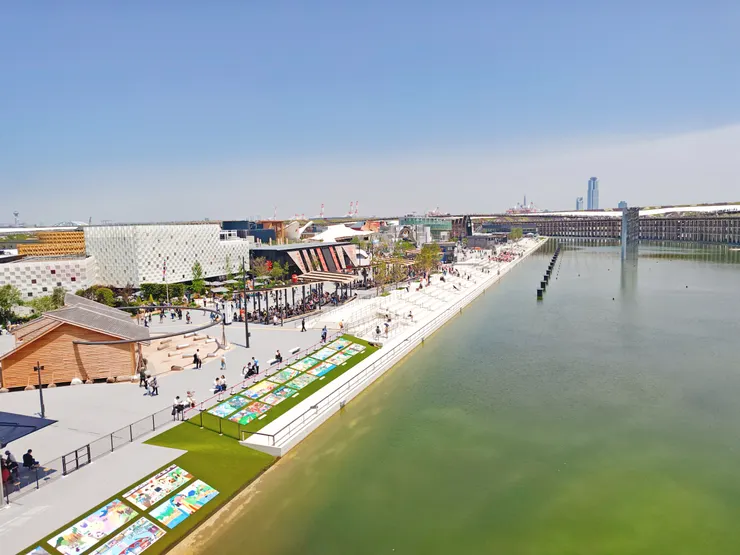 大屋根つながりの海段