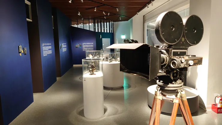 位於二樓的免費常設展區‧記憶迴廊展間。攝於2023年7月。