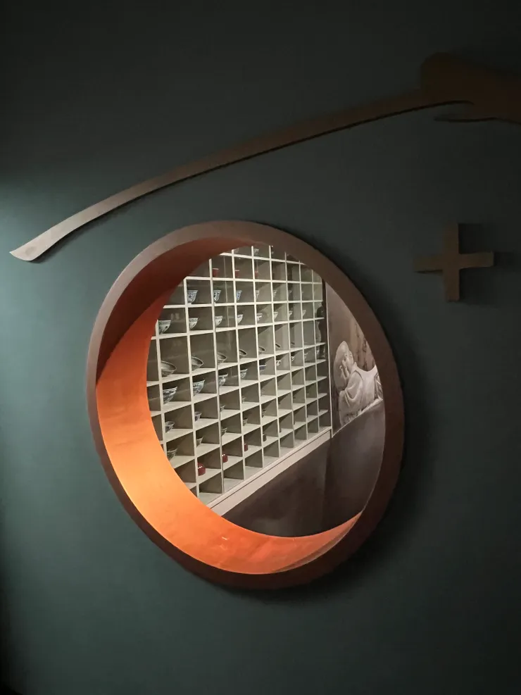 這個很像江南園林的小開窗,形成美麗的端景