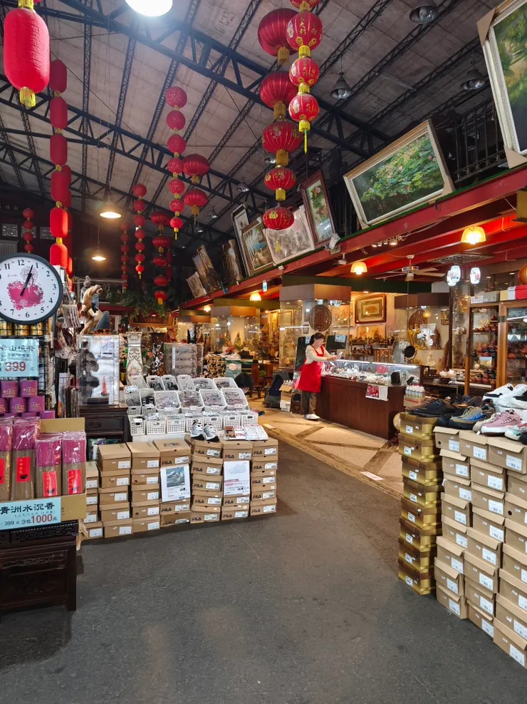 拍賣場內的產品超多😄