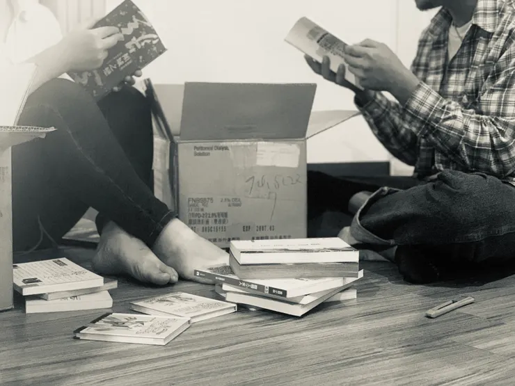 整理書籍放在各個房間中