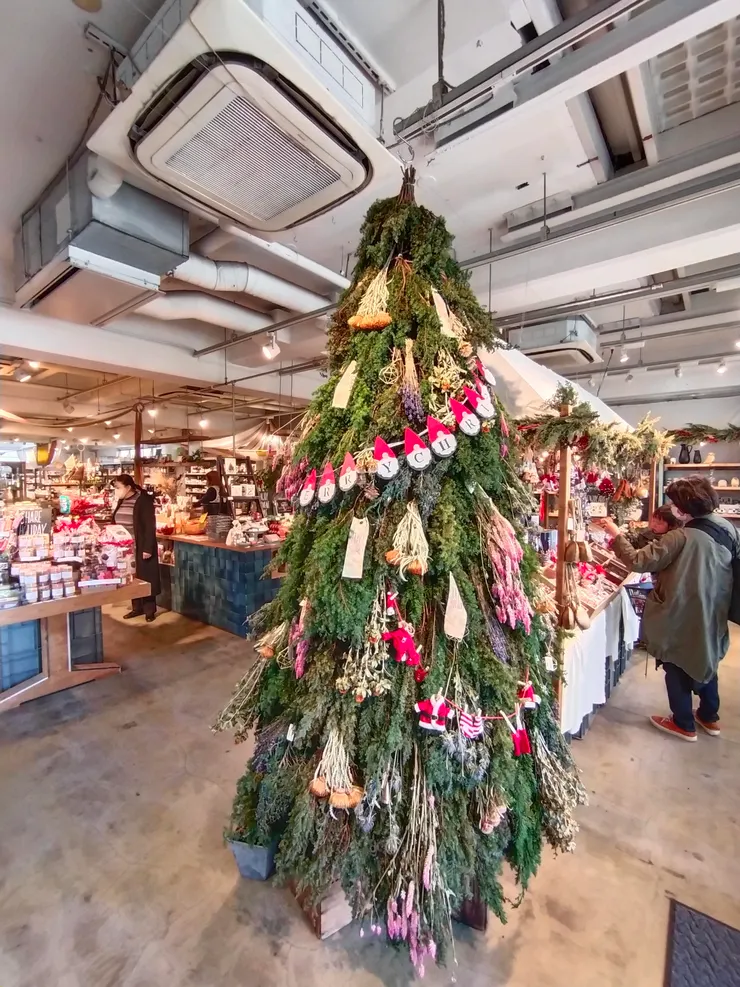 店內的耶誕樹