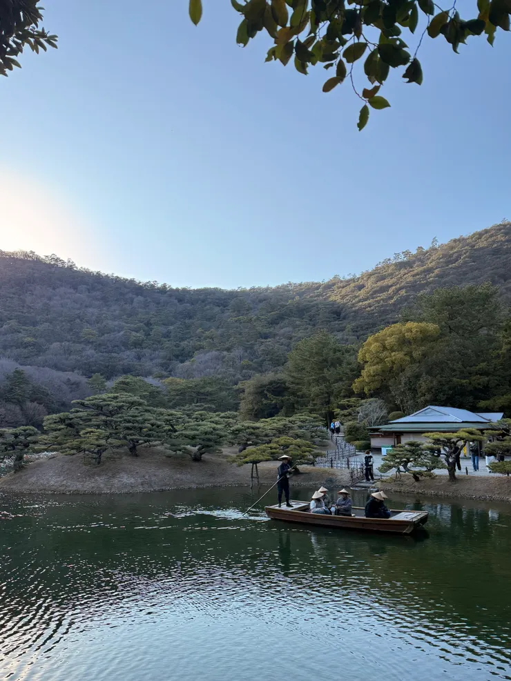 像山水畫的栗林公園