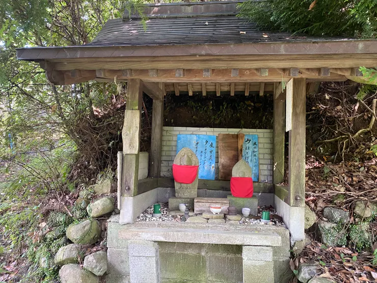 又遇到道祖神跟庚申神，知道村子又快到了