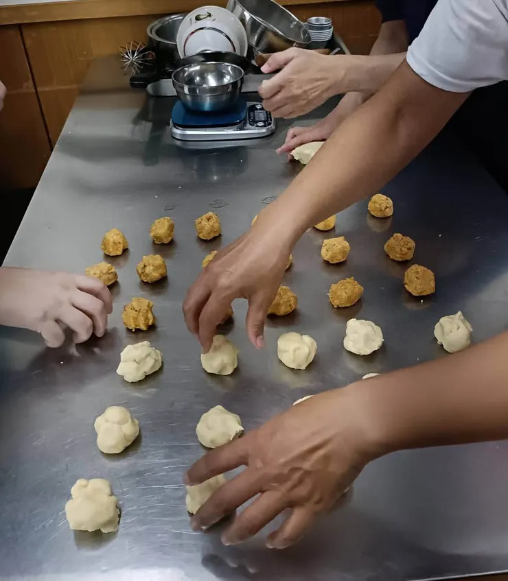 左邊的是我肥滋滋的手XD