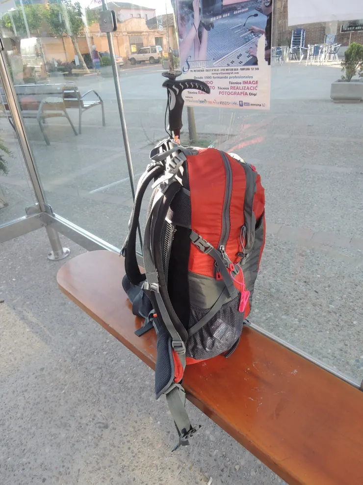 在路途中東西越來越少的包包