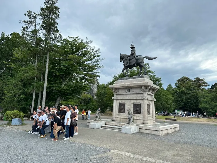 來這裡別忘了和伊達政忠的騎馬像拍照