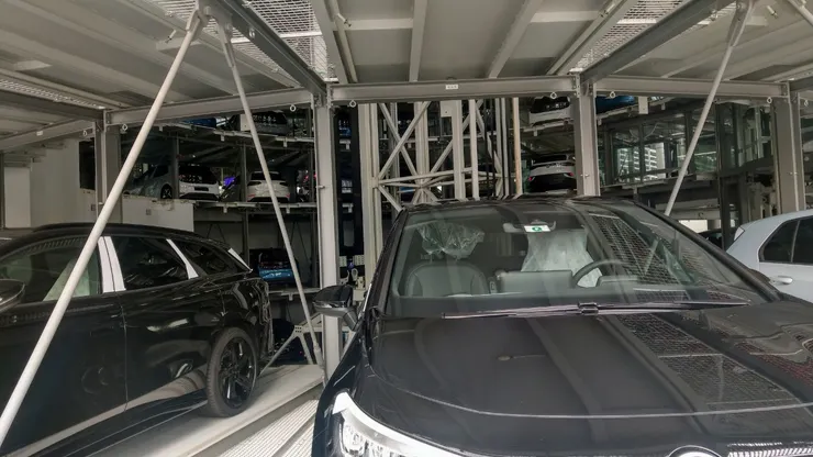 停車塔,據說停了兩百輛車
