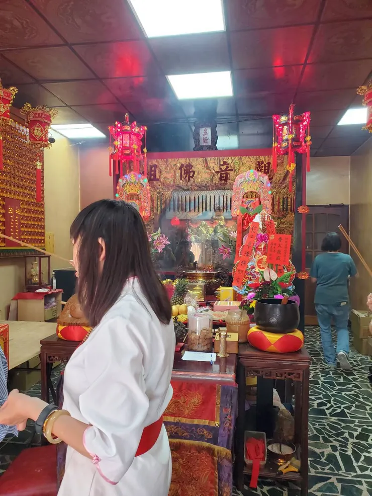 圖：收驚的過程示意(非本人)