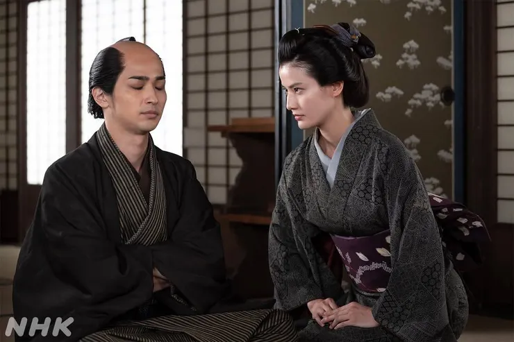 阿貞發動眼神殺攻勢