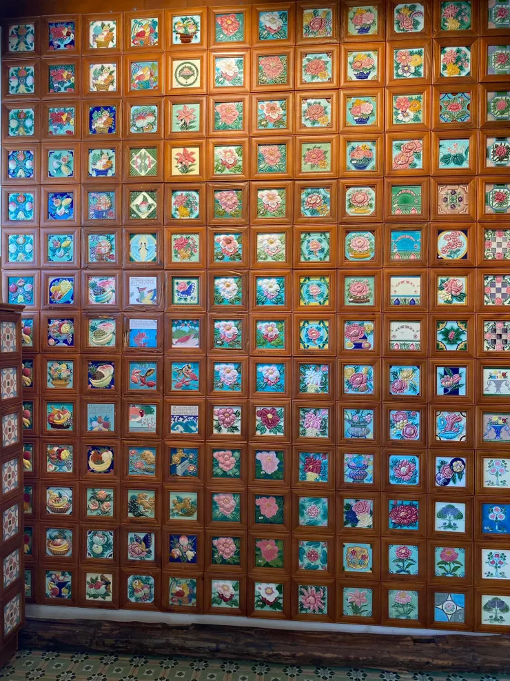 整片整牆的繽紛花磚