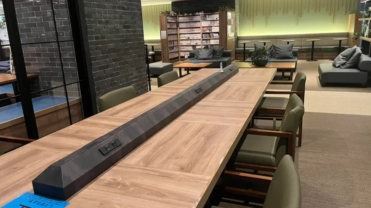 一個人可以使用的位子相當大。