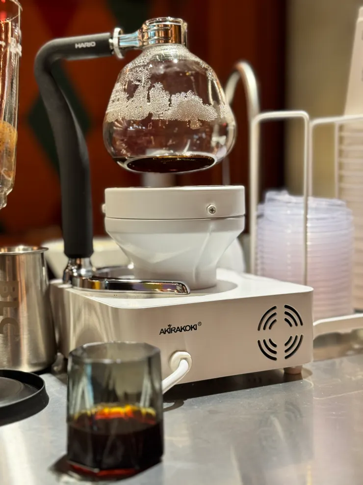 煮的過程接了一通電話沒拍到，很喜歡煮出來的風味，咖啡圓潤感十足