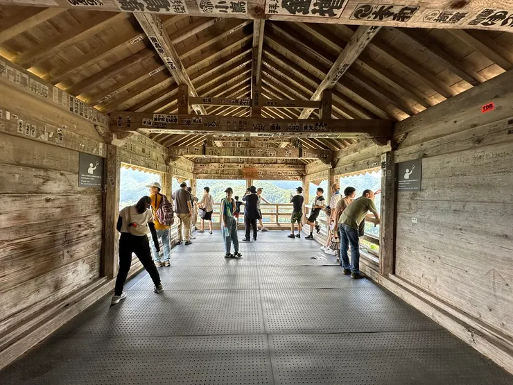 五大堂是眾所皆知的隱藏版觀景台,這裡除了走美景還有涼涼的風,非常舒服