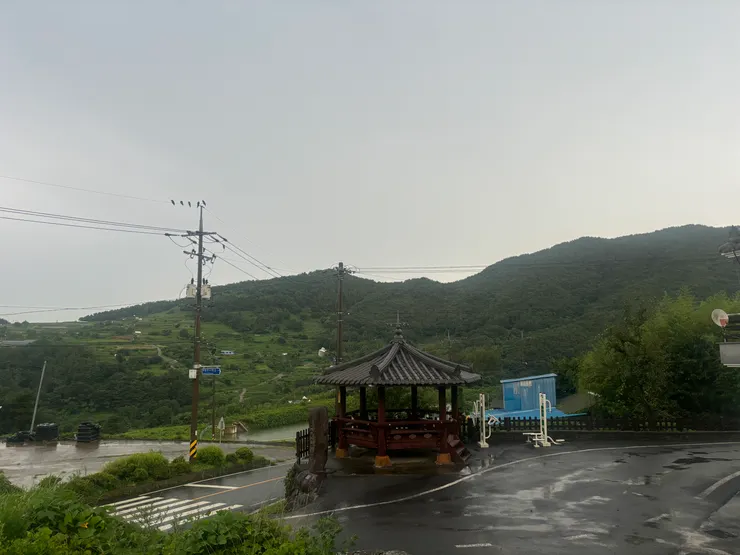 道山敬老中心外的涼亭