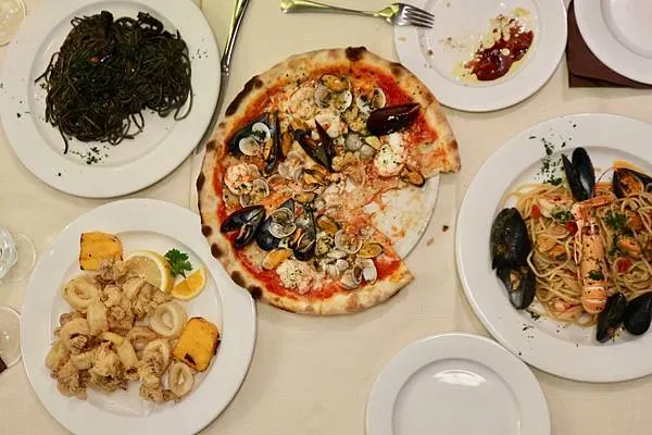 4大1小吃這樣剛剛好，不得不說威尼斯的海鮮麵勝過墨魚麵啊！