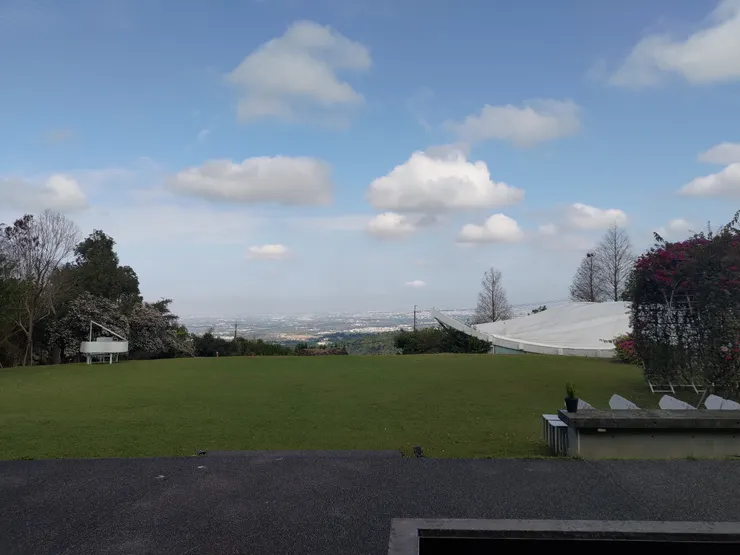 雲朵好像假的一樣