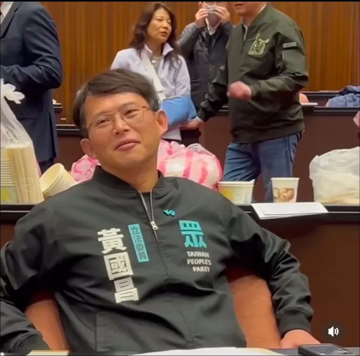 漫不在乎的黃國昌