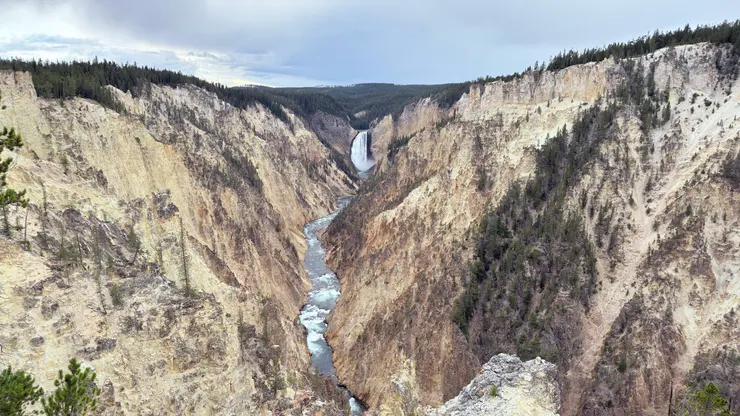 黃石公園下瀑布落差是尼加拉瓜瀑布的兩倍