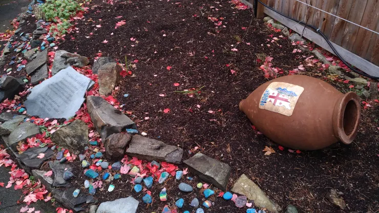 喬治亞駐加拿大大使Konstantine Kavtaradze曾數次到訪Abkhazi花園