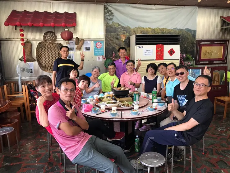 「吃飯專科學校」哈哈哈