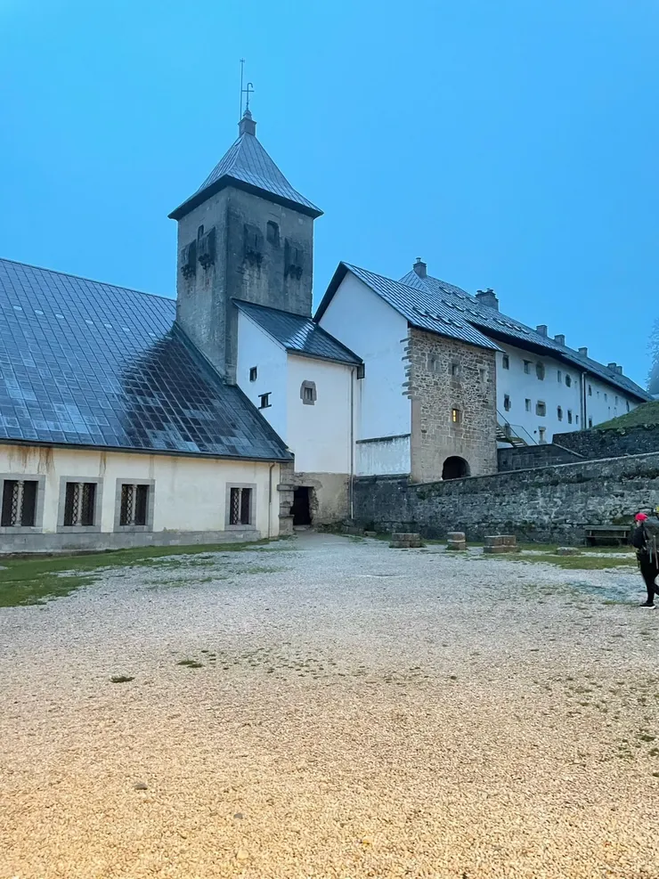 清晨第一波上路的人們