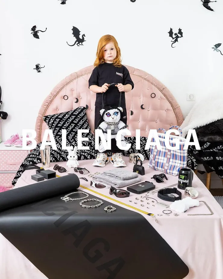 巴黎世家兒童SM意象廣告