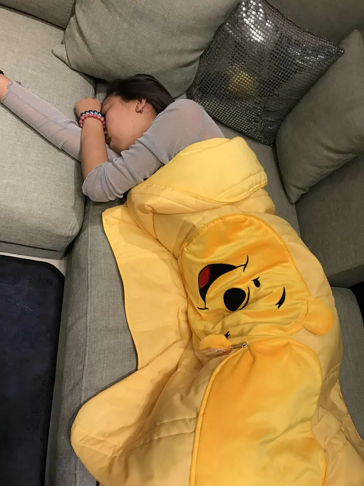 看電視看到睡著的酪梨