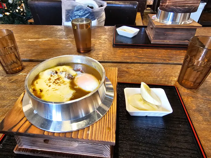 門司港的特產-燒咖哩，非常的好吃唷 (附餐還是兩片香蕉)