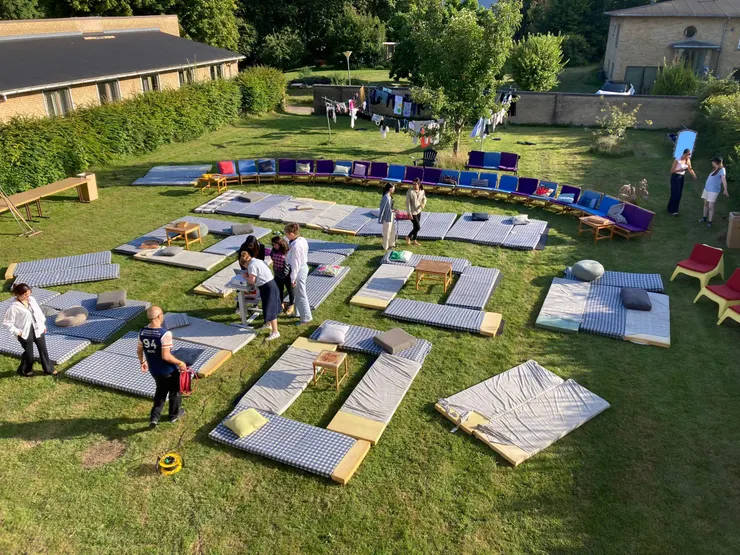 夏日電影院：晚上躺在戶外看電影