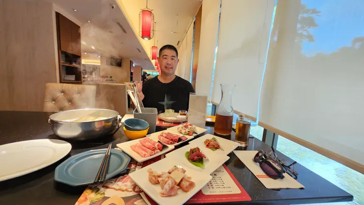 我在礁溪長榮鳳凰酒店享用美味的火鍋!