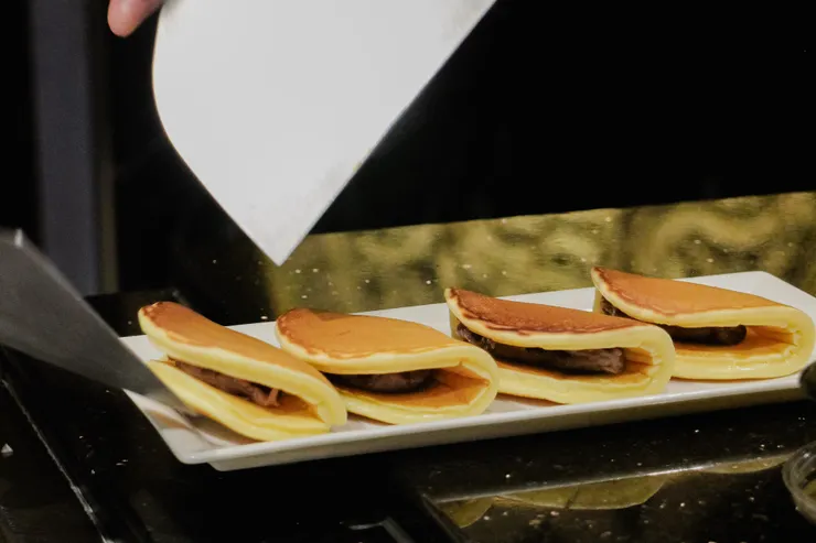 主廚現煎銅鑼燒。(攝影/卓芳妤)