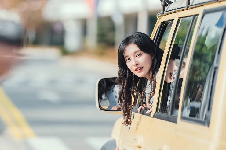 化名為「尹善雅」在海邊民宿打工的李恩梧。