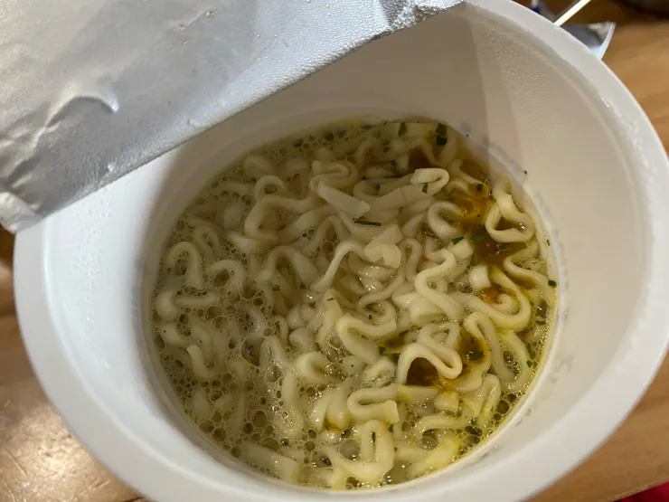便宜的泡麵,說不上超好吃就還可以