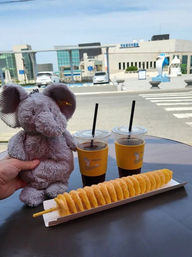 咖啡廳和小吃部休息