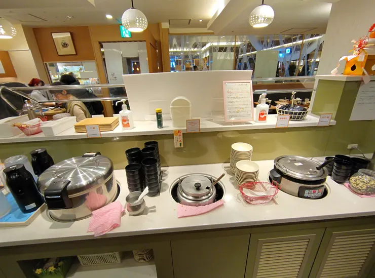 自助吧的 白飯 咖哩醬  味噌湯