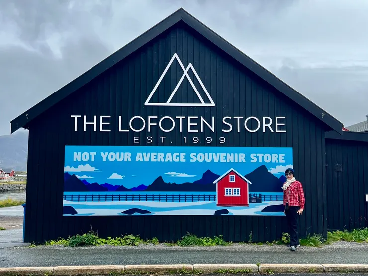 熱門打卡點，旁邊的超市東西新鮮。