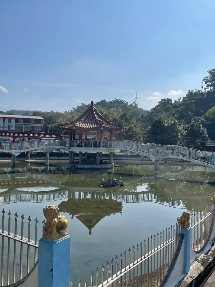 園區內的涼亭、小橋造景