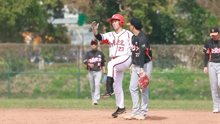 許瑋麟繳猛打賞成績，其中含兩支二壘安打