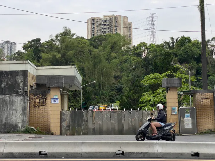捷運辛亥站對面軍營是前空軍通訊大隊