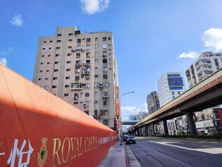 台北100-150人場地推薦一|台北忠孝復興微風503教室 大樓外觀